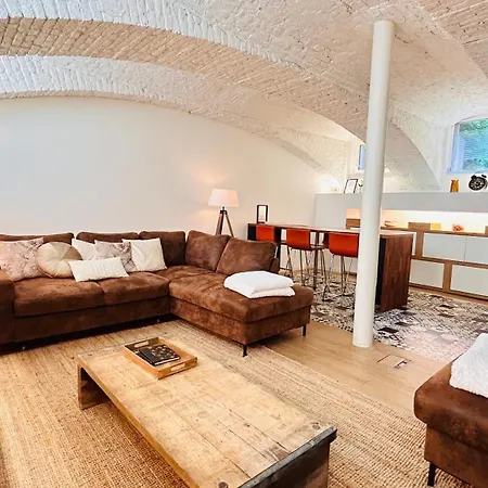 Apartment Spacieux Et Calme, 3 Chambres, Ideal Familles Et Professionnels, Vieux *